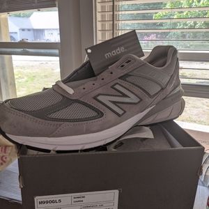 New Balance 990v5